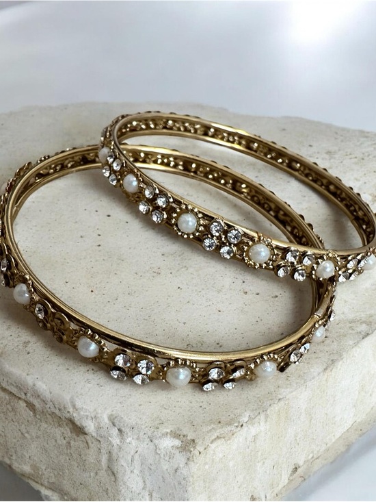 Jewelry - Gold Pearl & Crystal Bangle Bracelet Set - Elegant Women's Jewelry